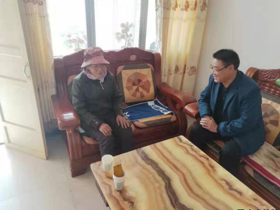 开云集团官网开云集团官网首页-开云(中国)泓源公司开展“践行初心使命，助推脱贫攻坚”主题党日活动(图5)